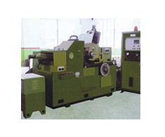 High-precision centerless grinding machine